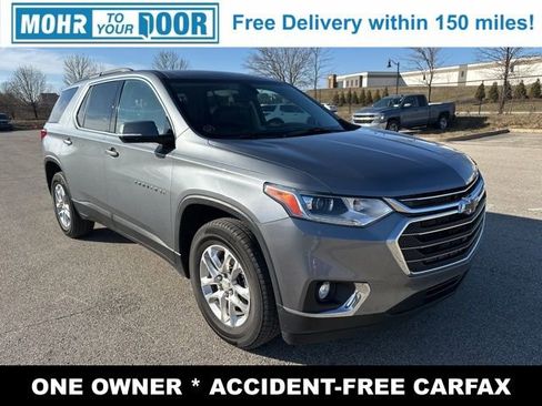 Used 2021 Chevrolet Traverse LT image 3