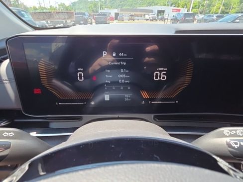 New 2026 Kia Carnival EX FWD image 34