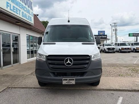Used 2024 Mercedes-Benz Sprinter 2500 image 2