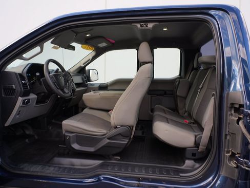 Used 2015 Ford F150 XL w/ Equipment Group 101A Mid AWD/4WD image 19