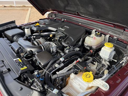 Used 2021 Jeep Gladiator Overland w/ Popular Equipment Package image 39