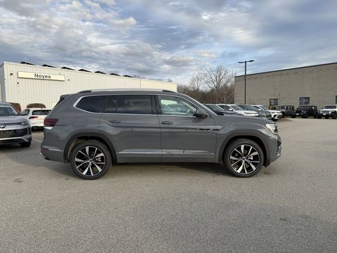 New 2026 Volkswagen Atlas SEL Premium R-Line image 2