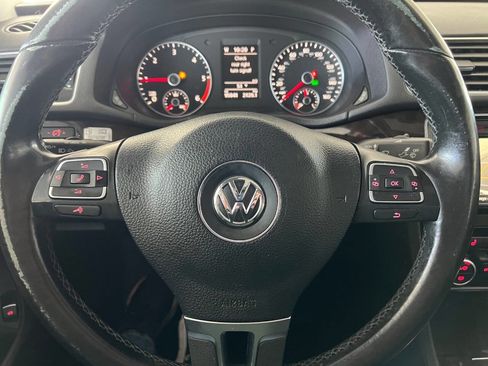 Used 2014 Volkswagen Passat TDI SEL Premium FWD image 17