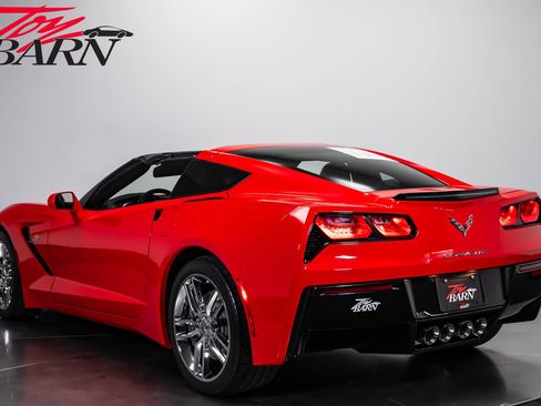 Used 2015 Chevrolet Corvette Stingray Coupe RWD image 3