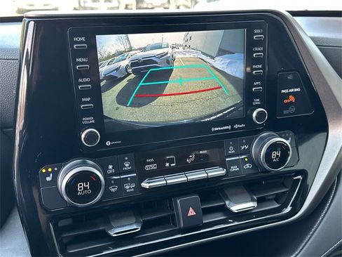 Certified 2022 Toyota Highlander XLE image 31