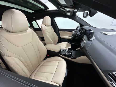Used 2025 BMW X4 xDrive30i w/ M Sport Package image 42