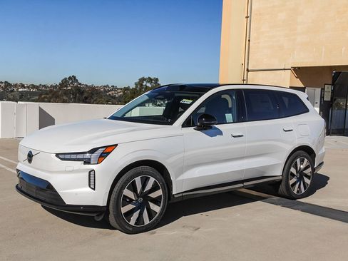 New 2025 Volvo EX90 Plus image 3