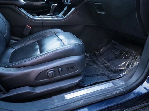 Used 2017 GMC Acadia SLT image 23