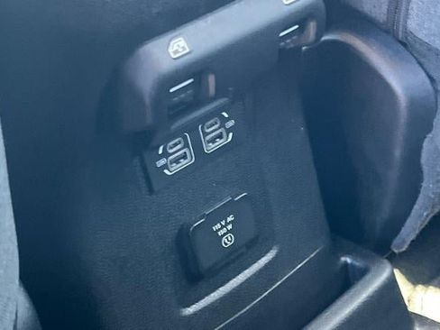 Used 2024 Jeep Wrangler Unlimited Sahara AWD/4WD image 18