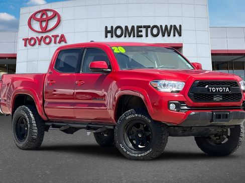 Used 2020 Toyota Tacoma SR5 AWD/4WD image 2