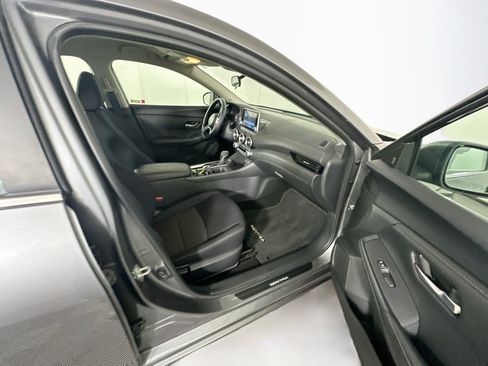 Used 2024 Nissan Sentra SV FWD image 29