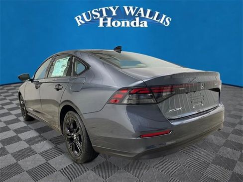 New 2025 Honda Accord SE image 5