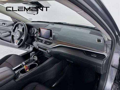 Used 2024 Nissan Altima 2.5 SV image 32