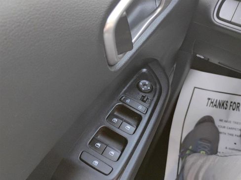 Used 2025 Hyundai Venue SEL FWD image 28