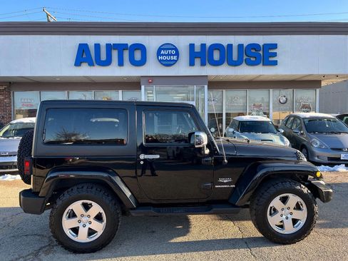 Used 2011 Jeep Wrangler Sahara image 9