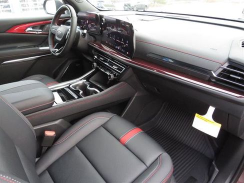 New 2026 Chevrolet Traverse RS w/ LPO, Floor Liner Package image 13