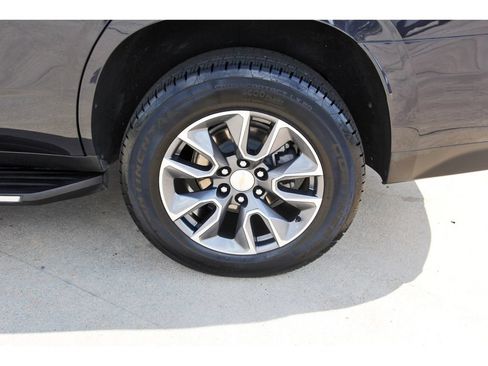 Used 2024 Chevrolet Tahoe LS w/ Driver Alert Package RWD image 6