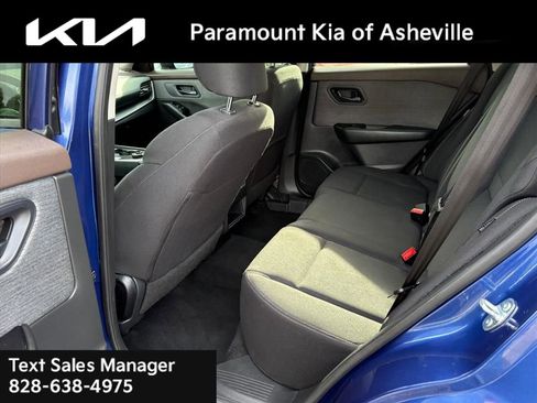 Used 2023 Nissan Rogue S image 20