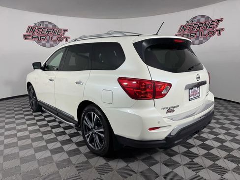 Used 2018 Nissan Pathfinder Platinum image 5