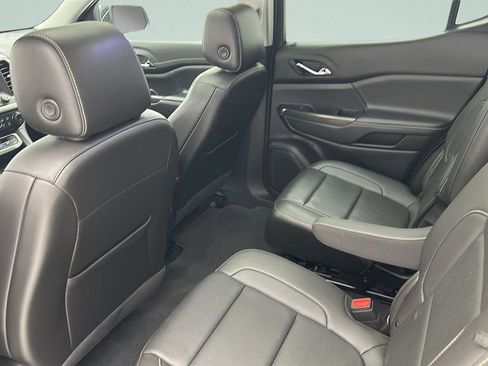 Used 2023 GMC Acadia SLT w/ Preferred Package AWD/4WD image 9