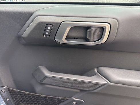 New 2025 Ford Bronco Badlands image 13