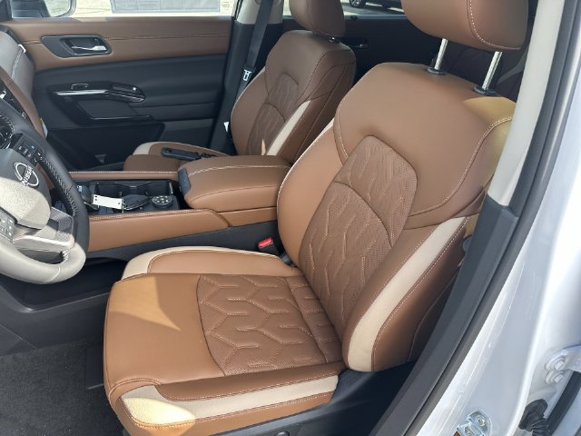New 2026 Nissan Pathfinder Platinum w/ Accent Package AWD/4WD image 22