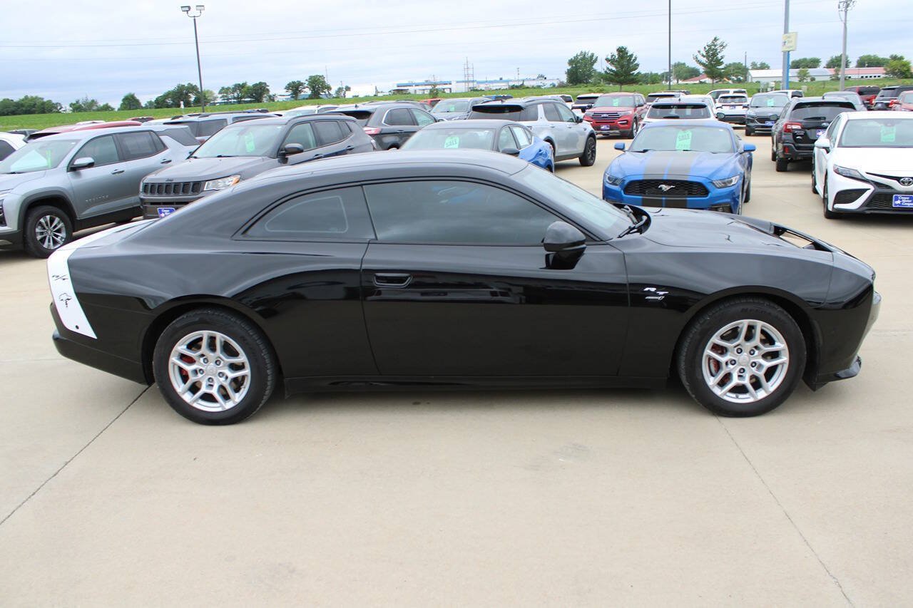 Used 2025 Dodge Charger Daytona R/T w/ Quick Order Package 25M R/T AWD/4WD image 4