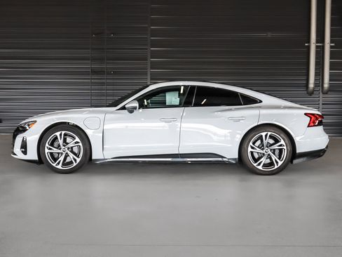 Used 2023 Audi e-tron GT Premium Plus AWD/4WD image 14