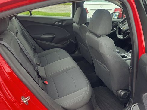 Used 2016 Chevrolet Cruze LT image 25
