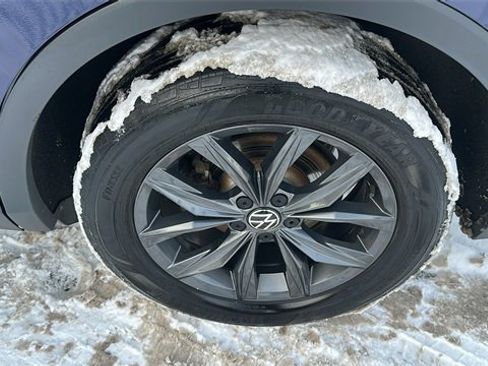 Used 2022 Volkswagen Tiguan SE image 36