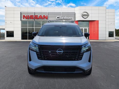 New 2026 Nissan Pathfinder SL FWD image 8