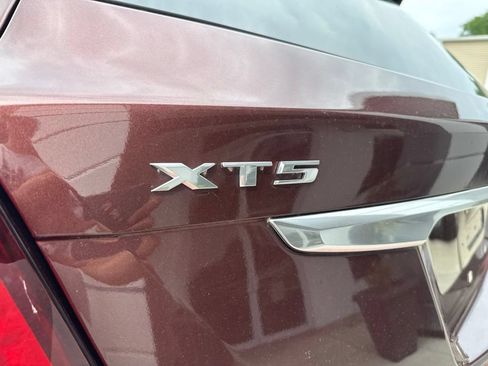 Used 2022 Cadillac XT5 Premium Luxury w/ Technology Package FWD image 11