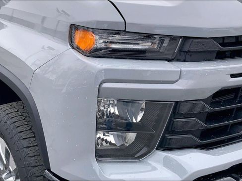 Used 2025 Chevrolet Silverado 2500 Custom w/ Custom Value Package image 25