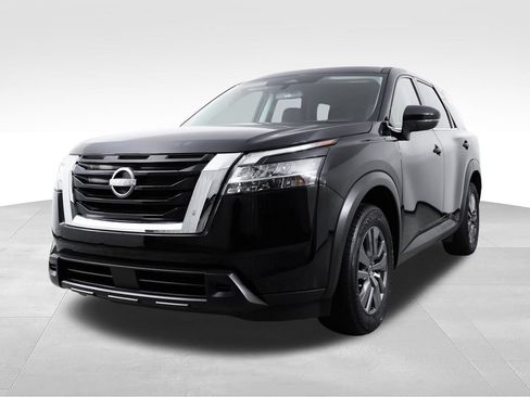 Used 2022 Nissan Pathfinder S FWD image 4