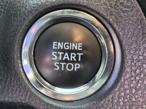 Used 2025 Toyota RAV4 XLE FWD image 22