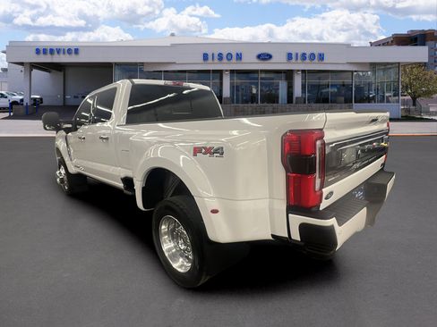 Certified 2024 Ford F450 Platinum w/ FX4 Off-Road Package image 5