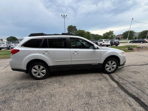 Used 2012 Subaru Outback 2.5i Premium AWD/4WD image 6