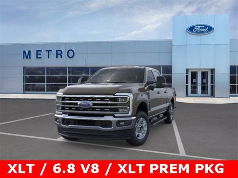 New 2026 Ford F250 XLT w/ XLT Premium Package image 3