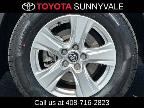 Used 2021 Toyota RAV4 XLE w/ Convenience Package AWD/4WD image 13