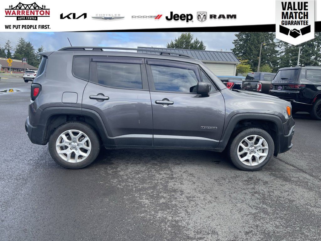 Used 2018 Jeep Renegade Latitude AWD/4WD image 8