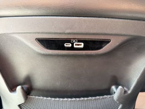 Used 2023 Chrysler Pacifica Touring-L FWD image 26