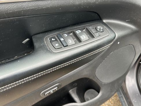 Used 2017 Jeep Grand Cherokee Limited image 26