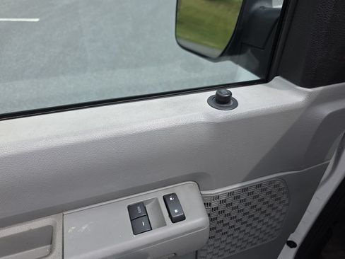 Used 2009 Ford E-250 and Econoline 250 RWD image 15