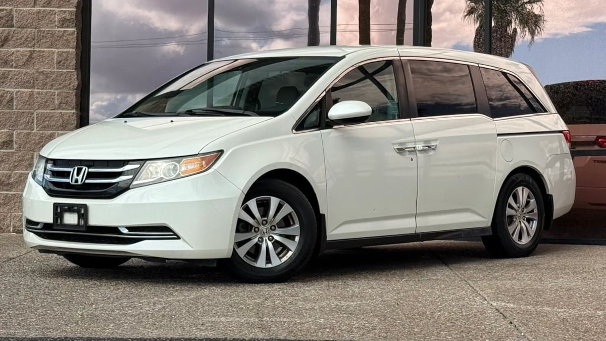Used 2016 Honda Odyssey EX image 2