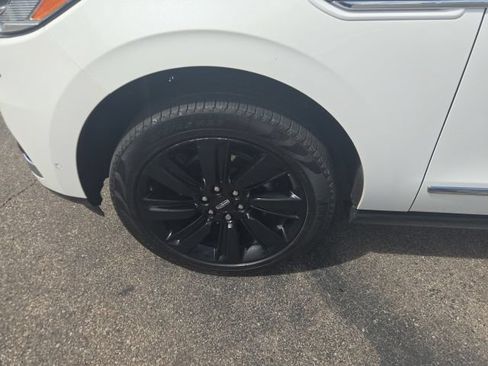Certified 2024 Lincoln Navigator Black Label AWD/4WD image 18