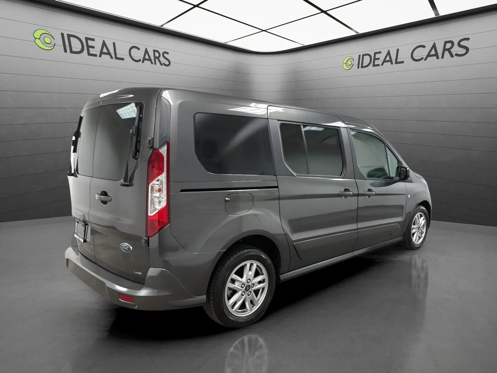 Used 2019 Ford Transit Connect XLT FWD image 5