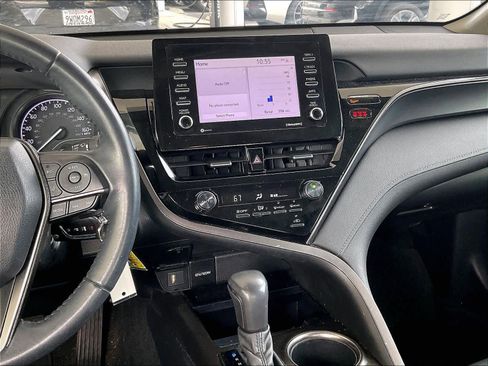 Used 2021 Toyota Camry SE image 8