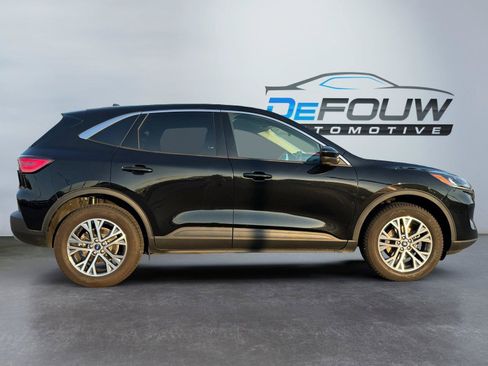 Used 2022 Ford Escape SEL w/ Equipment Group 302A AWD/4WD image 2