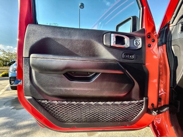 Used 2026 Jeep Wrangler Unlimited Sahara AWD/4WD image 13