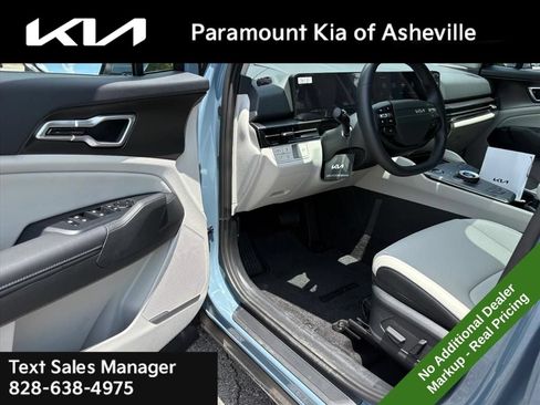 New 2026 Kia Sportage EX AWD/4WD image 17